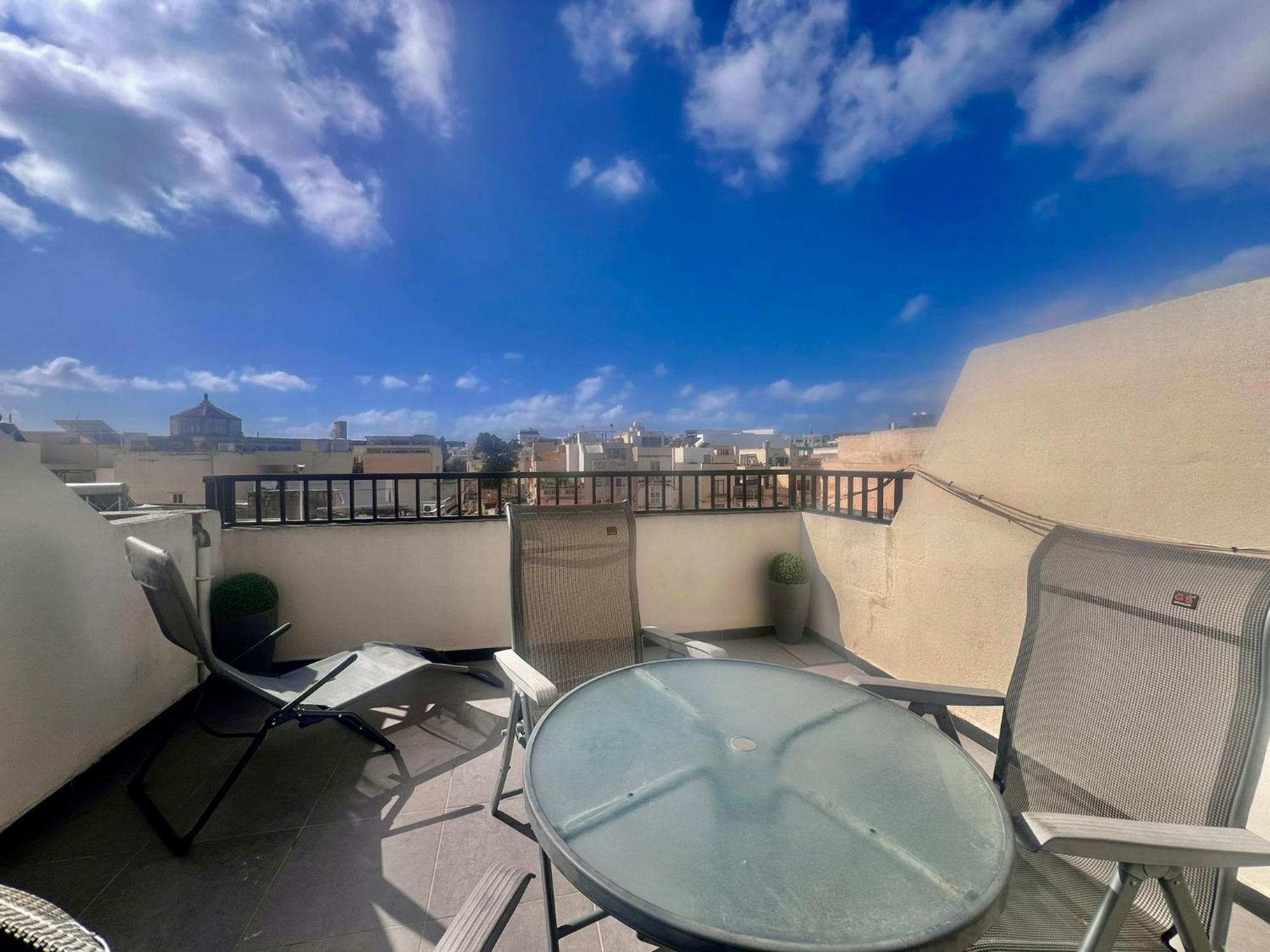 83/3-Lovely 1 Bedroom Penthouse Birkirkara Eksteriør bilde