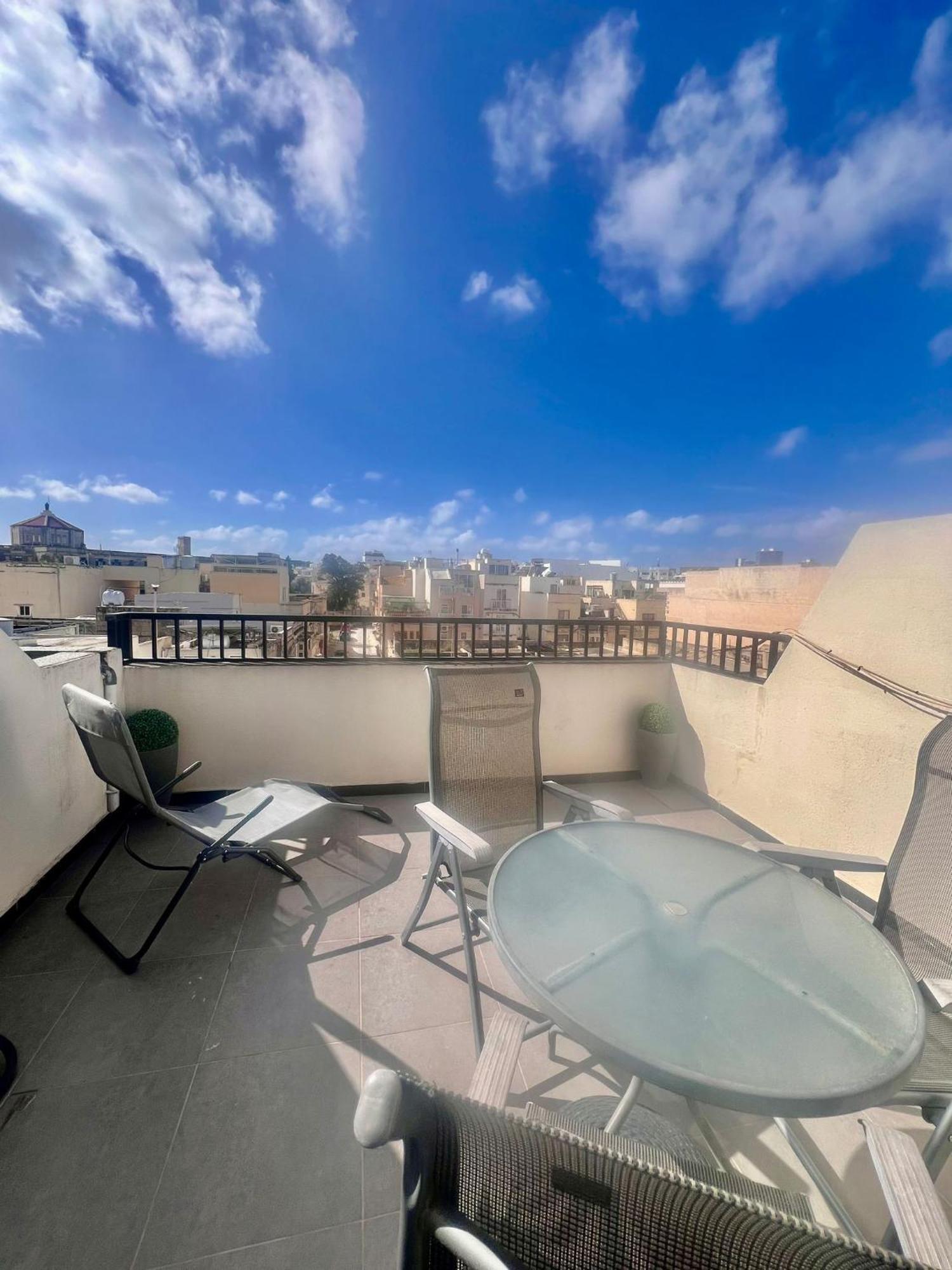83/3-Lovely 1 Bedroom Penthouse Birkirkara Eksteriør bilde